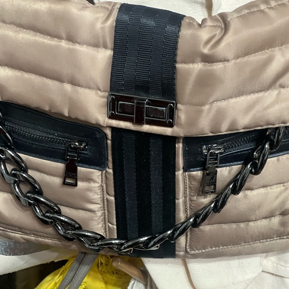 THINK ROYLN Tan and Black Crossbody Bag Fashionable and Functional - Picture 4 of 13